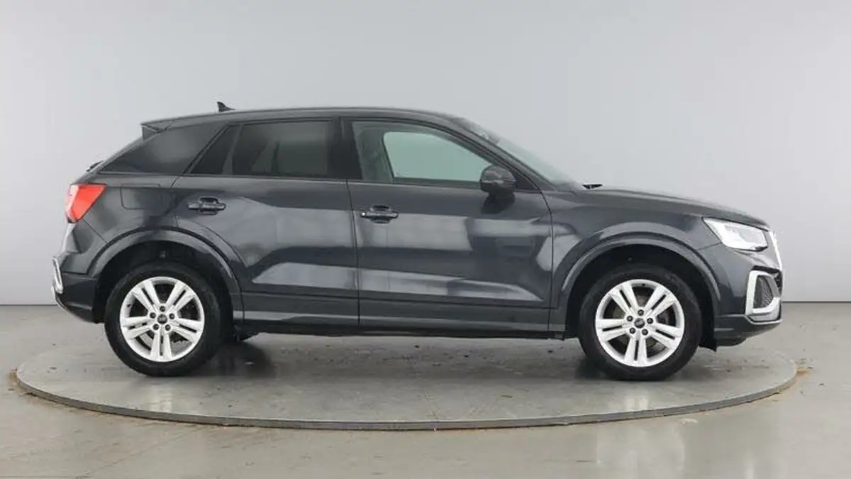 2022-audi-q2-10-30-tfsi-sport-big-3