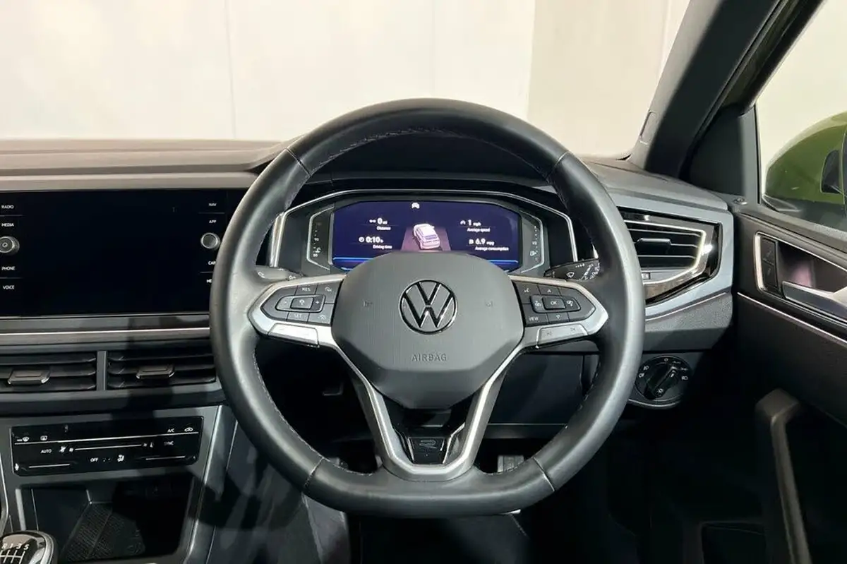 2023-volkswagen-taigo-10-tsi-r-line-big-18