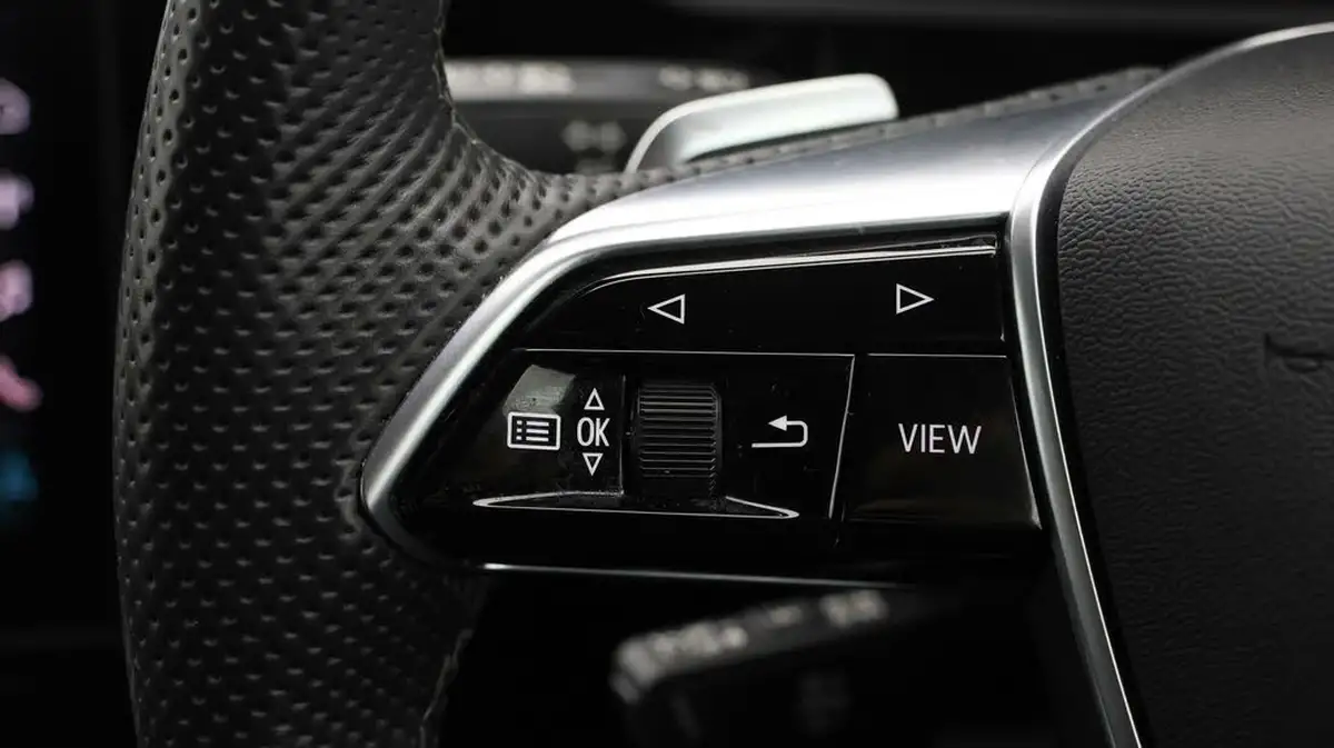 2022-audi-e-tron-55e-black-edition-station-wagon-big-20