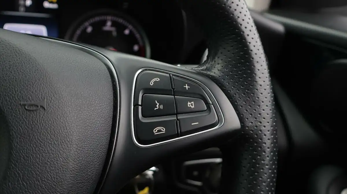 2019-mercedes-benz-glc-class-21d-glc220d-urban-edition-big-25