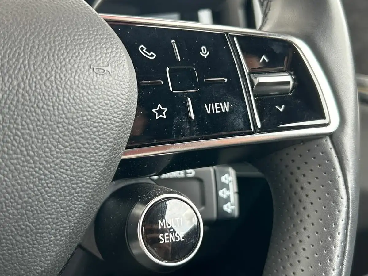 2023-renault-megane-e-tech-e-techno-big-20