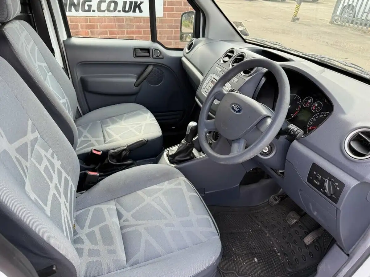 2013-ford-transit-connect-18td-t200-swb-trend-90ps-panel-big-13