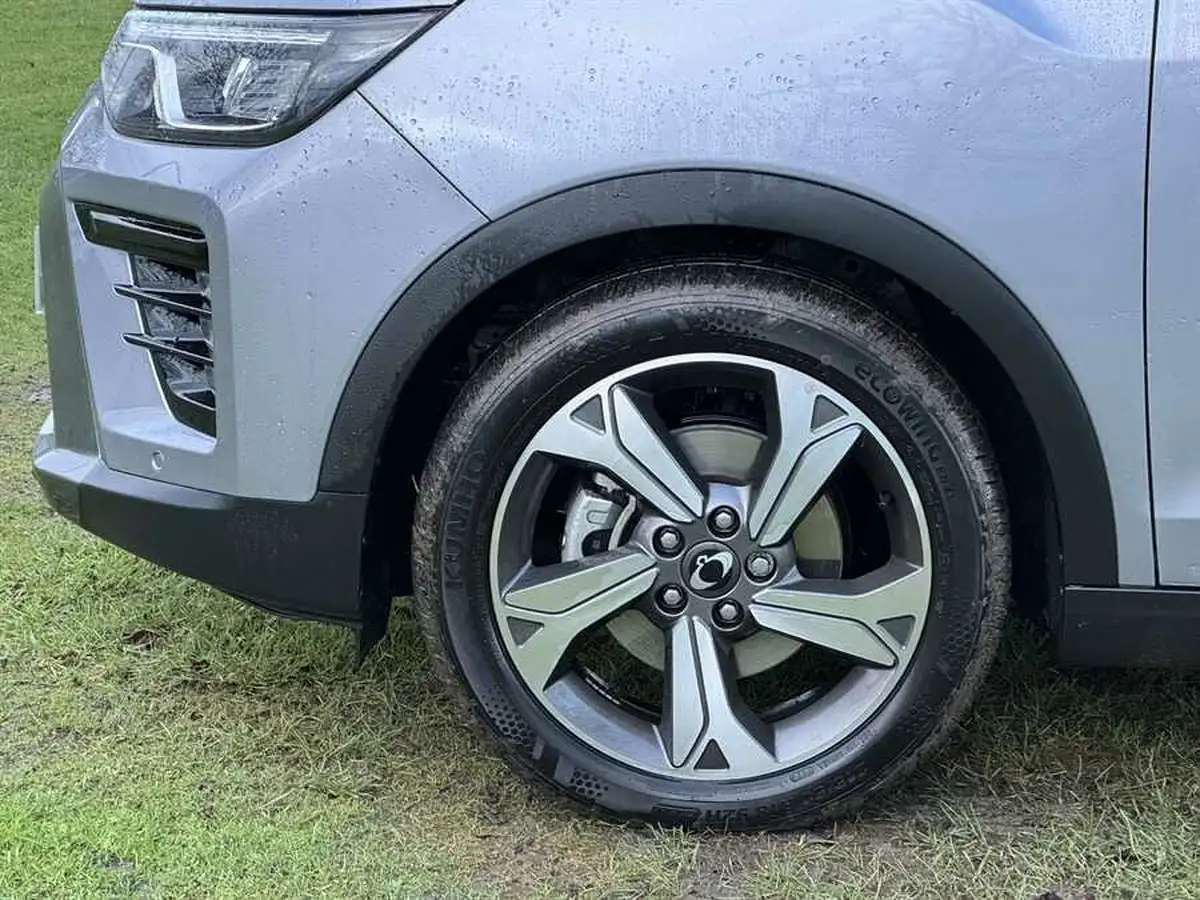 2023-kgm-ssangyong-tivoli-15-ultimate-big-10