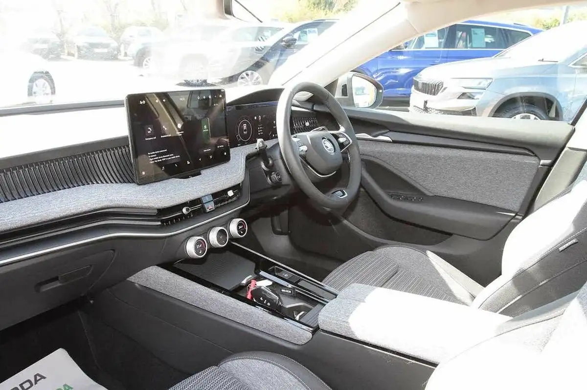 2024-skoda-superb-15-tsi-e-tec-se-technology-hatchback-big-1