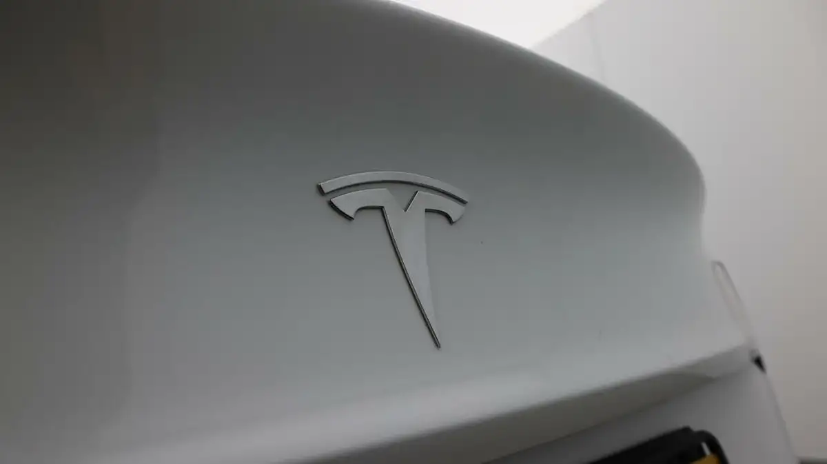 2021-tesla-model-3-e-standard-plus-big-21