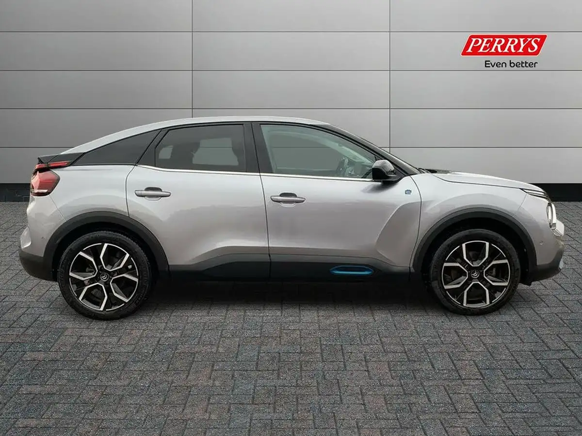 2021-citroen-c4-e-shine-big-2