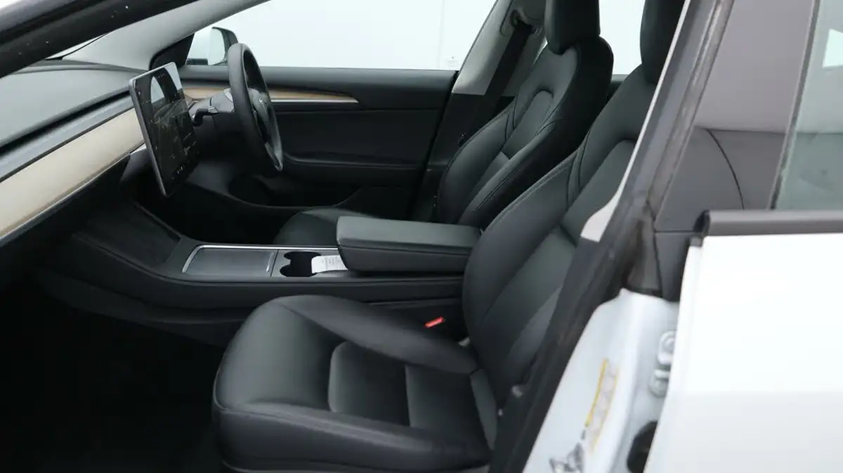 2021-tesla-model-3-e-long-range-4x4-big-14