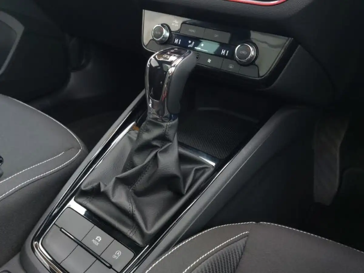 2024-skoda-kamiq-10-tsi-monte-carlo-116ps-dsg-big-14
