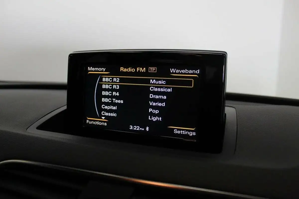 2014-audi-q3-20td-quattro-s-line-plus-177ps-tronic-big-36