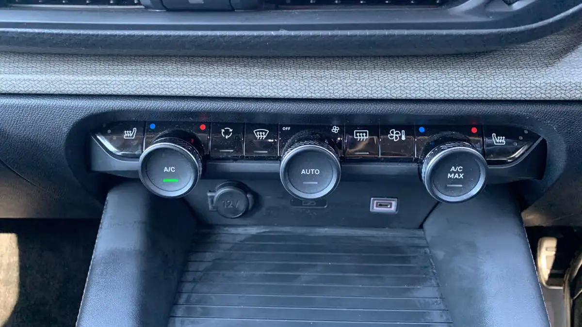 2022-citroen-c5-x-12-puretech-sense-plus-big-51