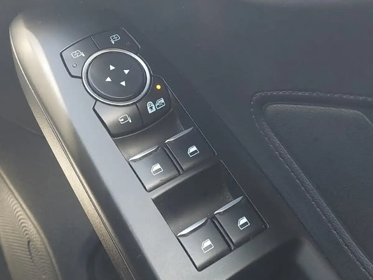 2020-ford-focus-10t-st-line-x-edition-155ps-hybrid-mhev-hatchback-big-16