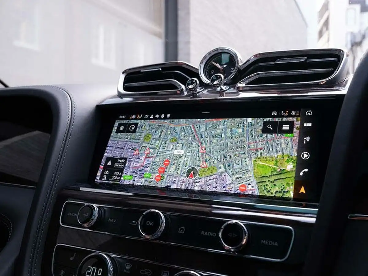 2022-bentley-bentayga-40-v8-big-35