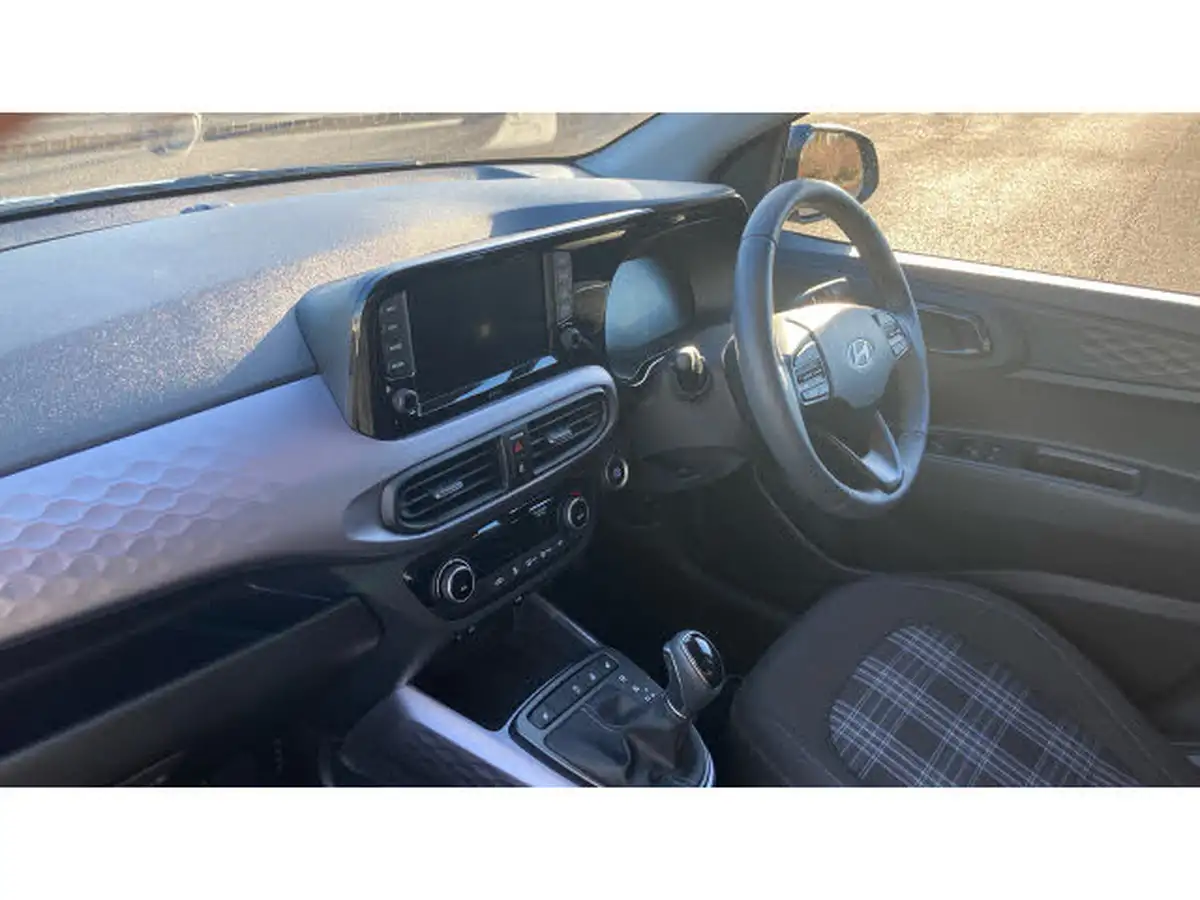 2024-hyundai-i10-12-premium-79ps-auto-big-8