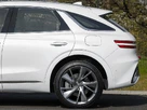 2025-genesis-gv70-small-10