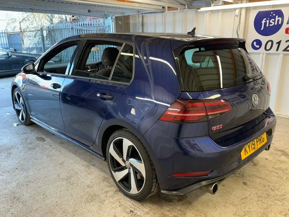 2019-volkswagen-golf-20-tsi-gti-performance-5d-big-3