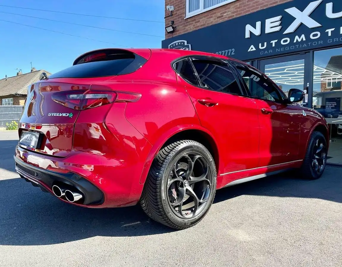 2018-alfa-romeo-stelvio-29-biturbo-quadrifoglio-big-40