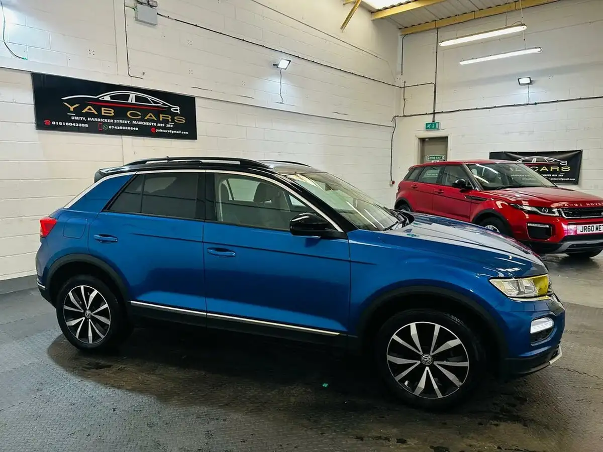 2019-volkswagen-t-roc-10-tsi-design-big-26