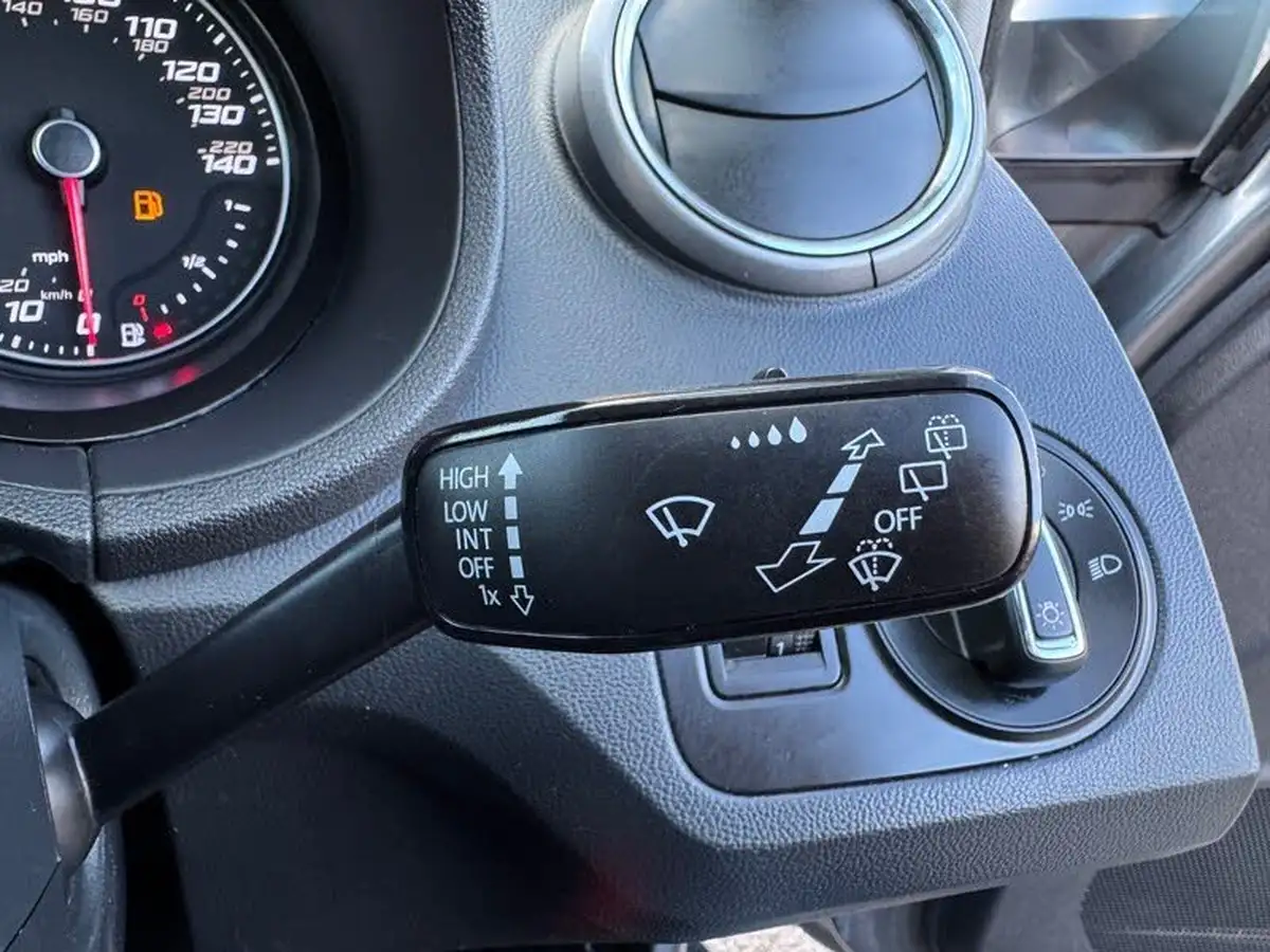 2015-seat-ibiza-12-tsi-fr-hatchback-5d-big-31