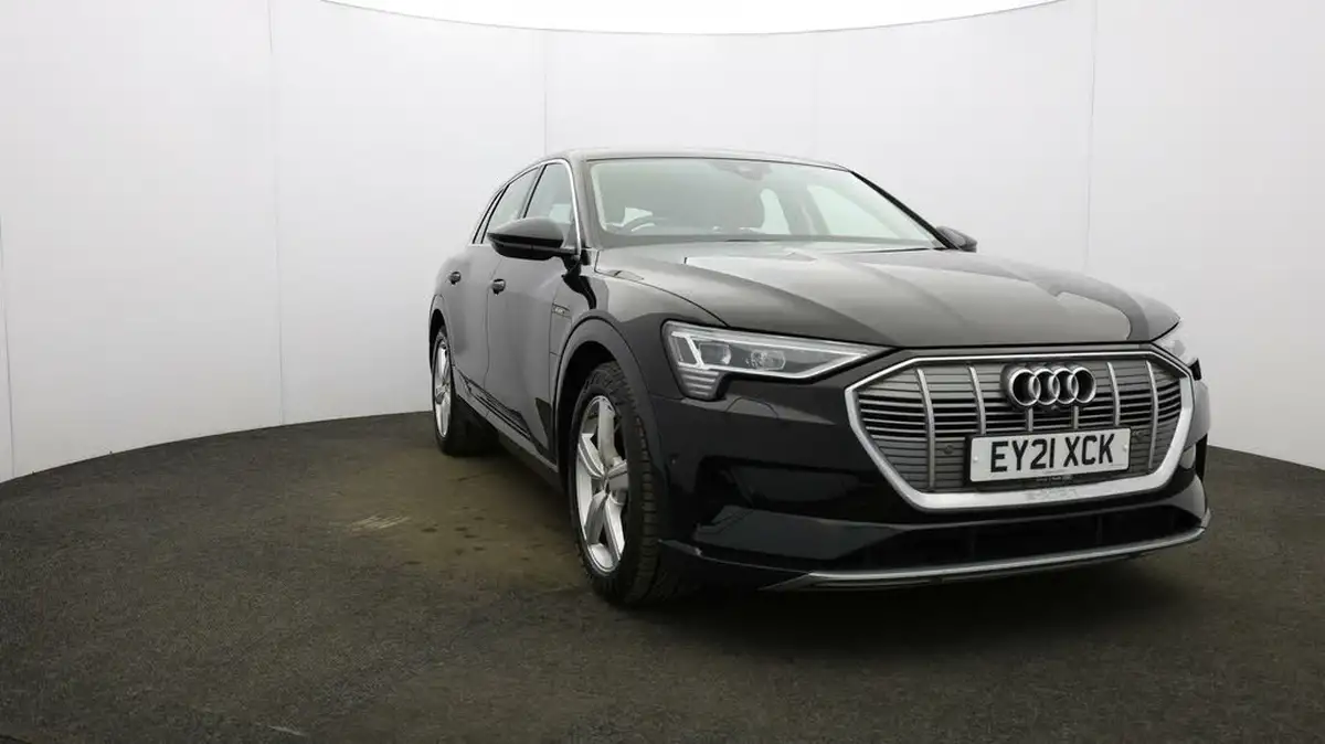 2021-audi-e-tron-50e-technik-station-wagon-big-39
