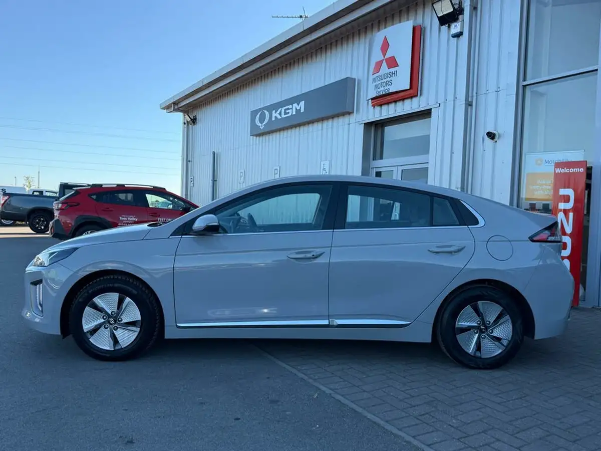 2021-hyundai-ioniq-16-gdi-premium-hybrid-big-3