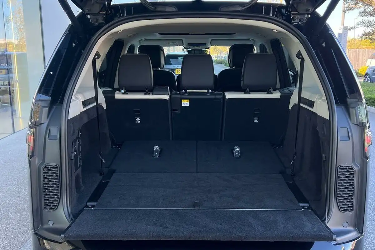 2024-land-rover-discovery-30-d350-dynamic-hse-big-33