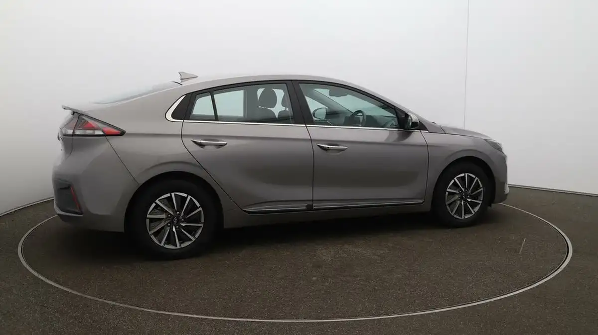 2022-hyundai-ioniq-e-premium-electric-big-42