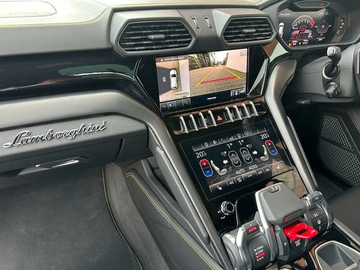 2021-lamborghini-urus-40-no-trim-big-15