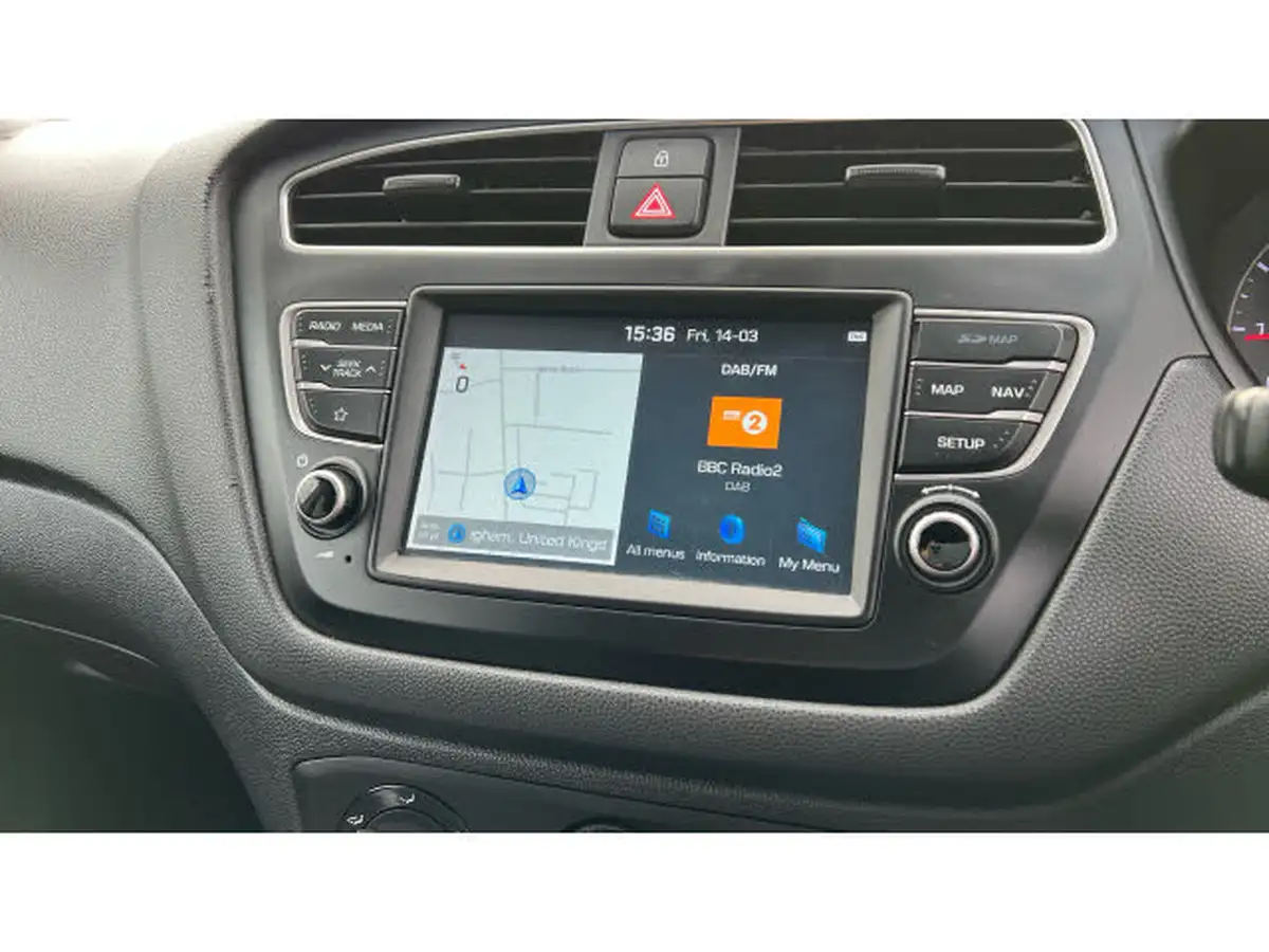 2020-hyundai-i20-12-play-big-11