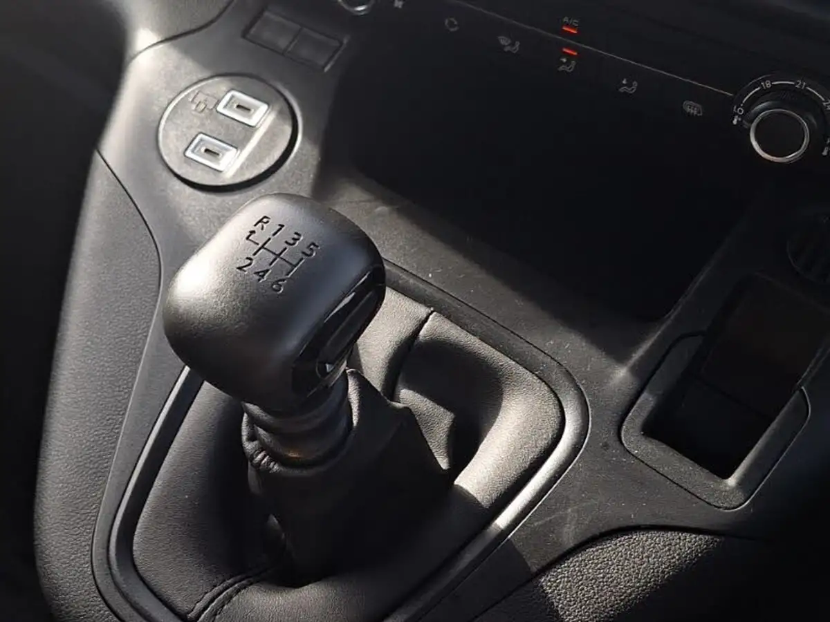 2024-peugeot-partner-15-bluehdi-professional-100pseu6d-big-16