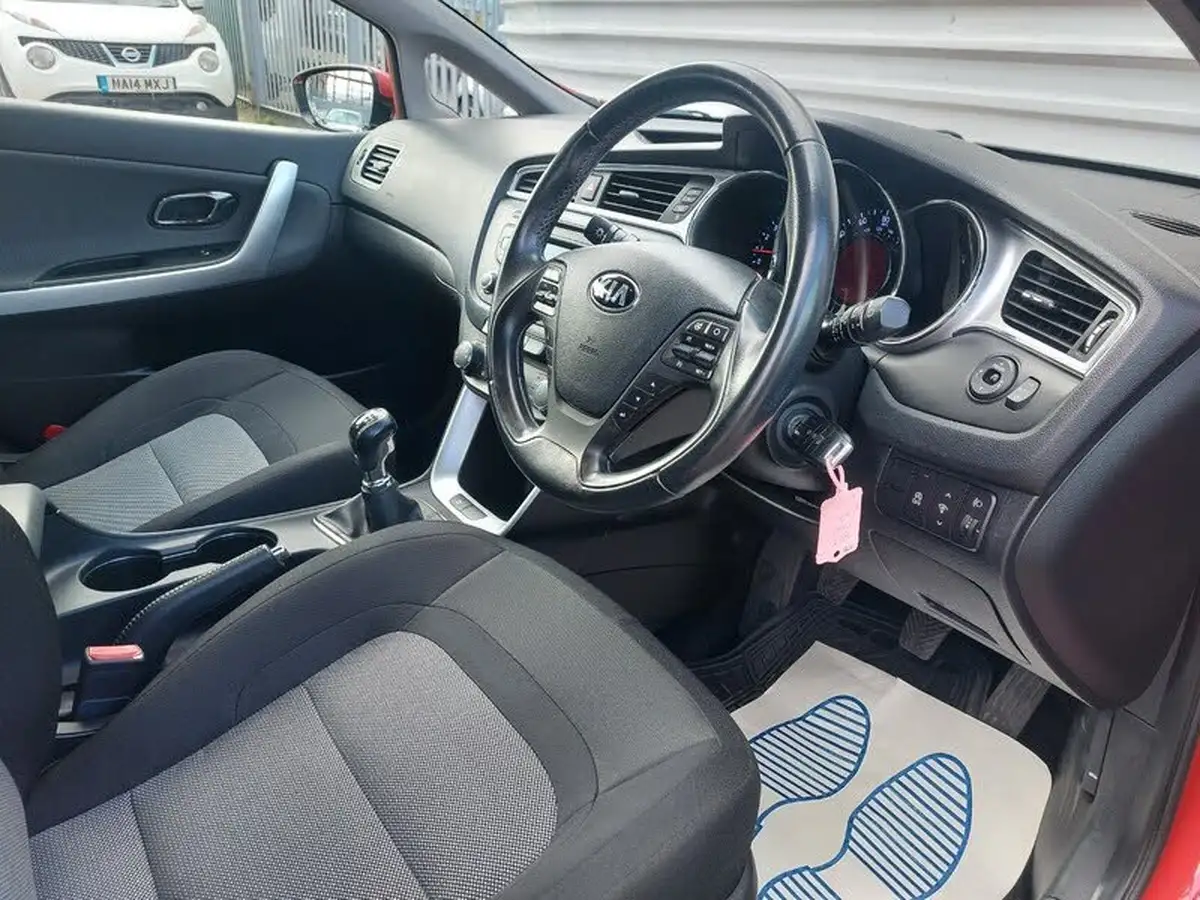 2017-kia-ceed-16crdi-2-hatchback-big-8