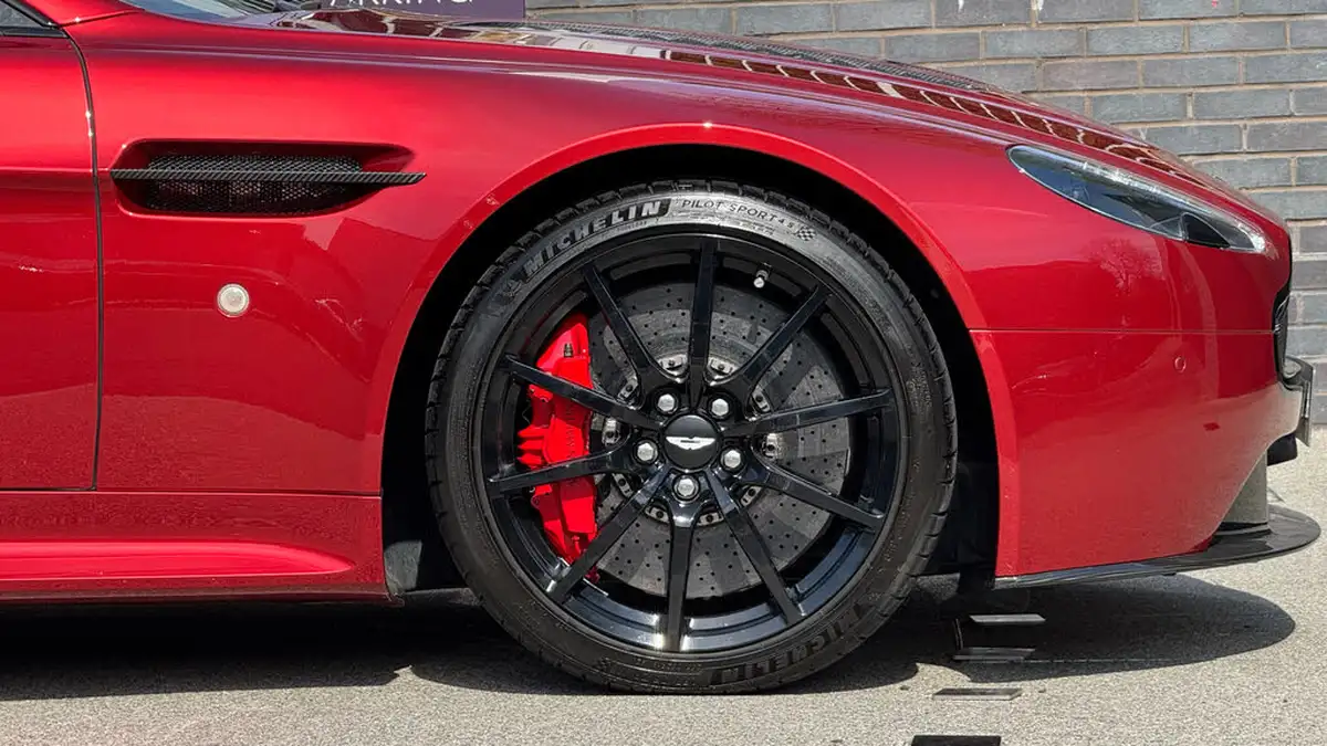 2015-aston-martin-vantage-59-v12-vantage-s-roadster-big-3