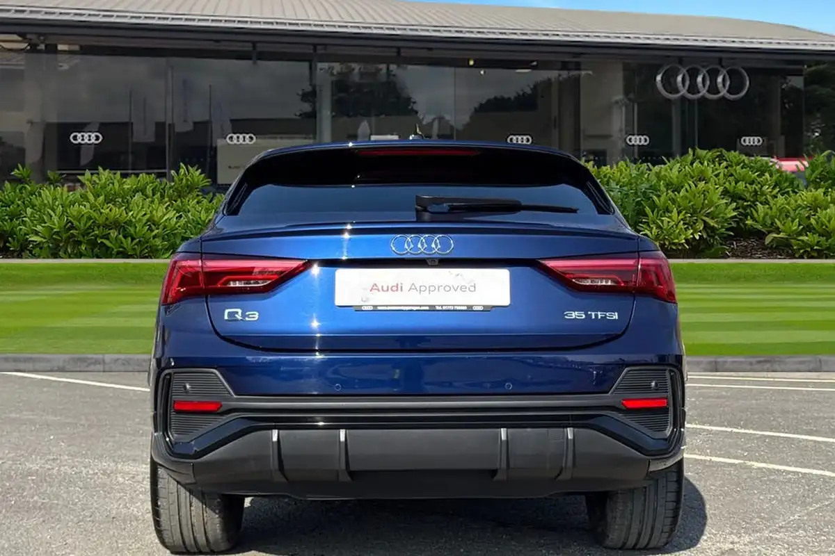 2023-audi-q3-15-35-tfsi-black-edition-cod-sportback-s-tronic-big-3