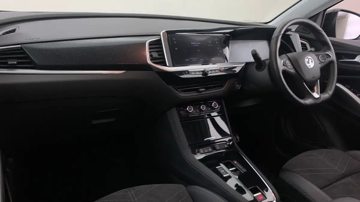 2023-vauxhall-grandland-12-ultimate-130ps-auto-big-1