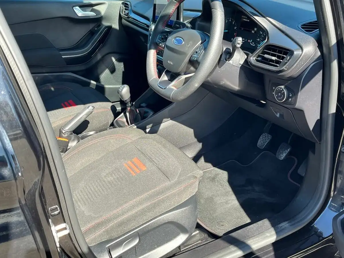 2023-ford-fiesta-big-19