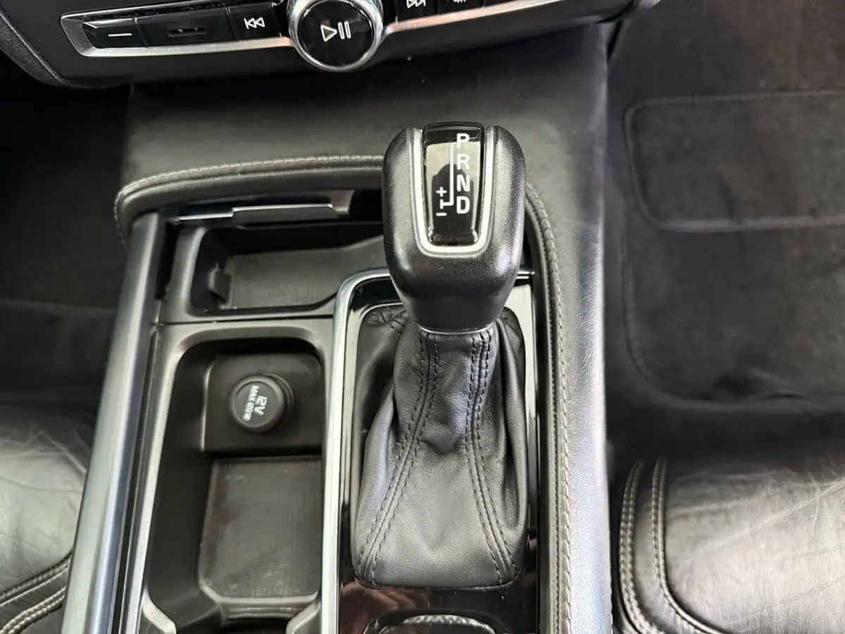 2017-volvo-s90-20td-d5-inscription-big-46