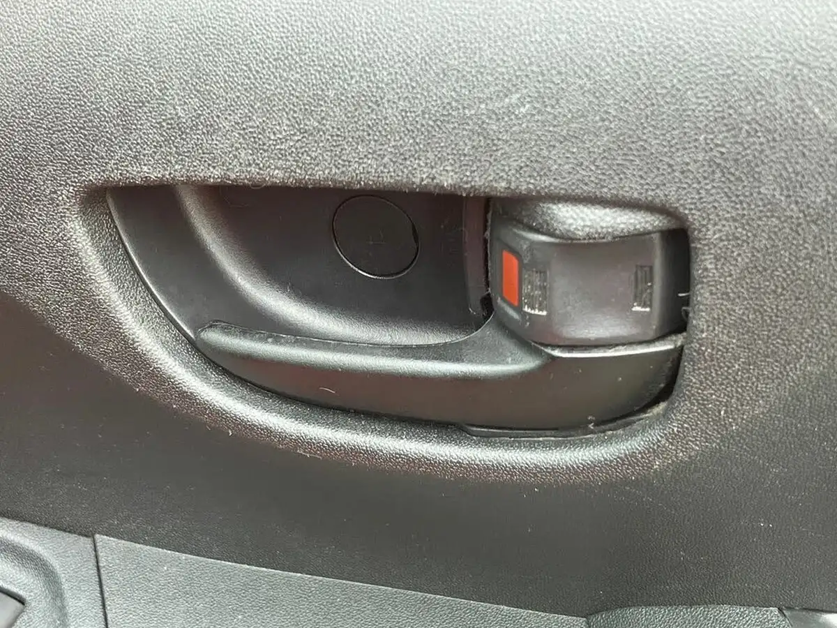 2015-citroen-c1-10-vti-feel-5d-big-21