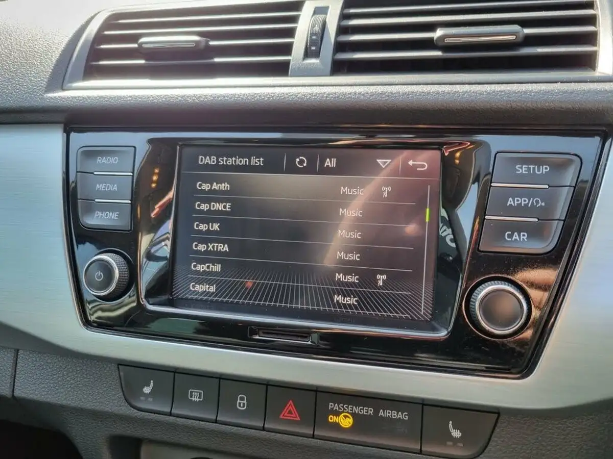 2019-skoda-fabia-10-tsi-se-109ps-hatchback-dsg-big-20