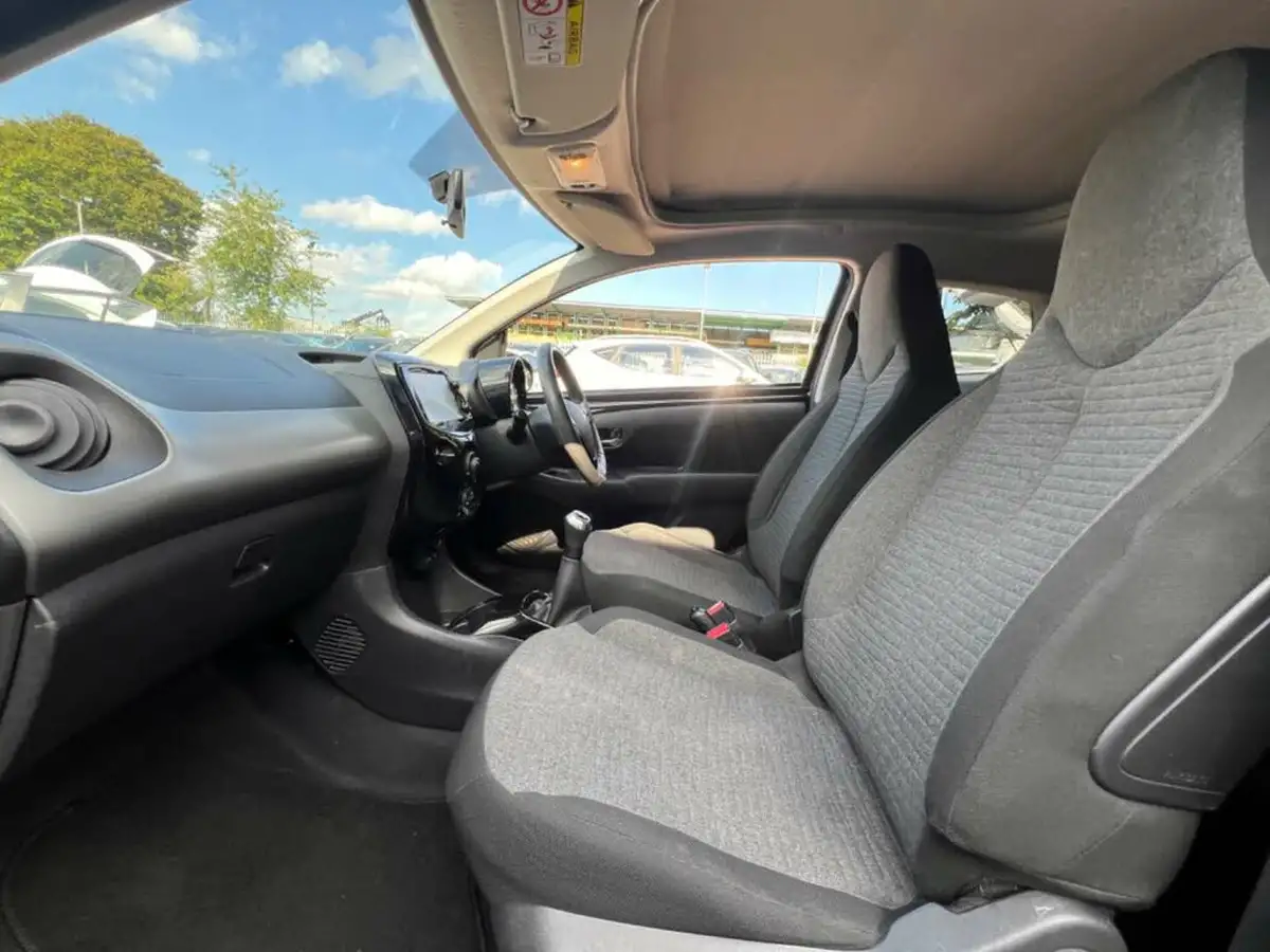 2015-citroen-c1-12-puretech-airscape-flair-3d-big-20