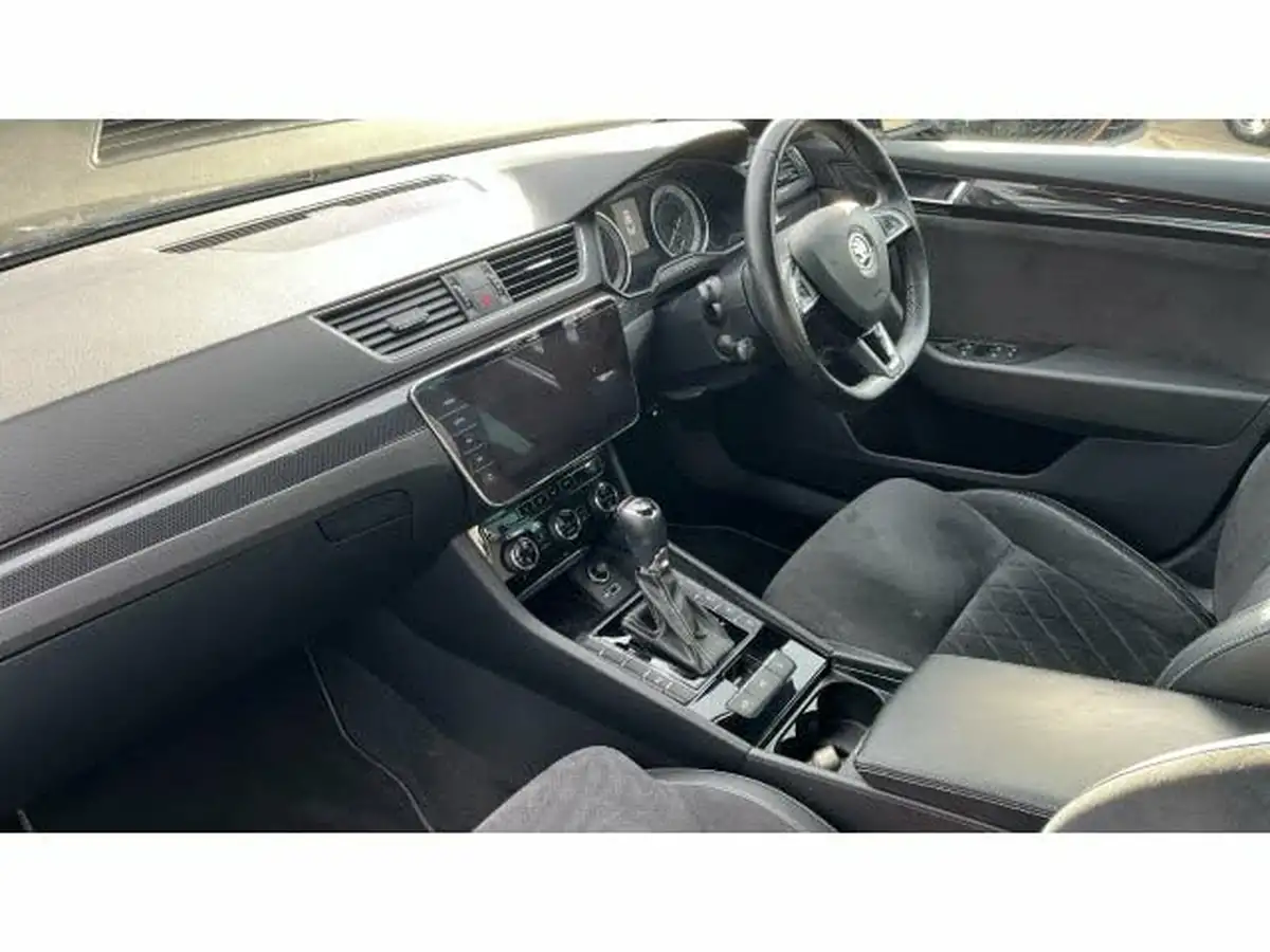 2018-skoda-superb-20-tsi-sportline-220ps-ss-hatchback-big-8