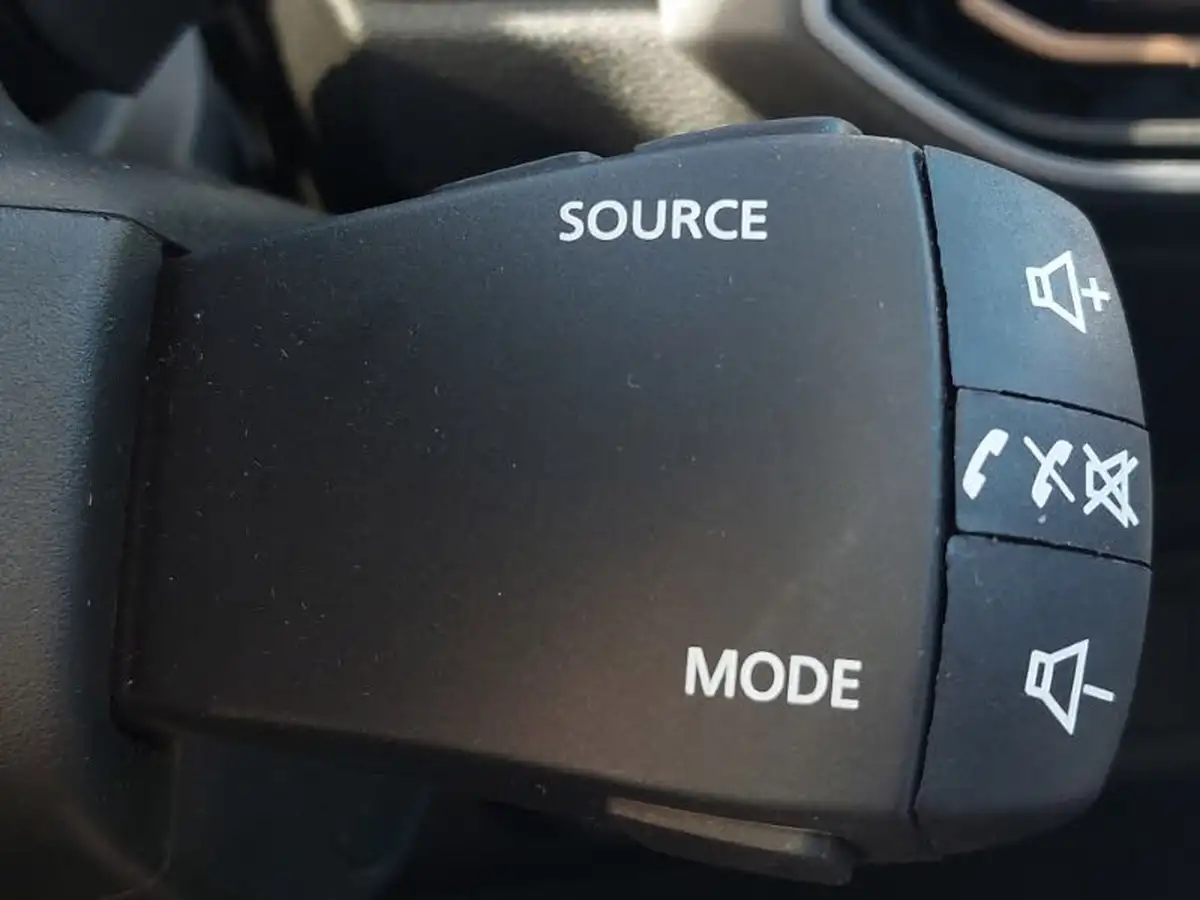 2023-dacia-jogger-16-tce-extreme-big-15