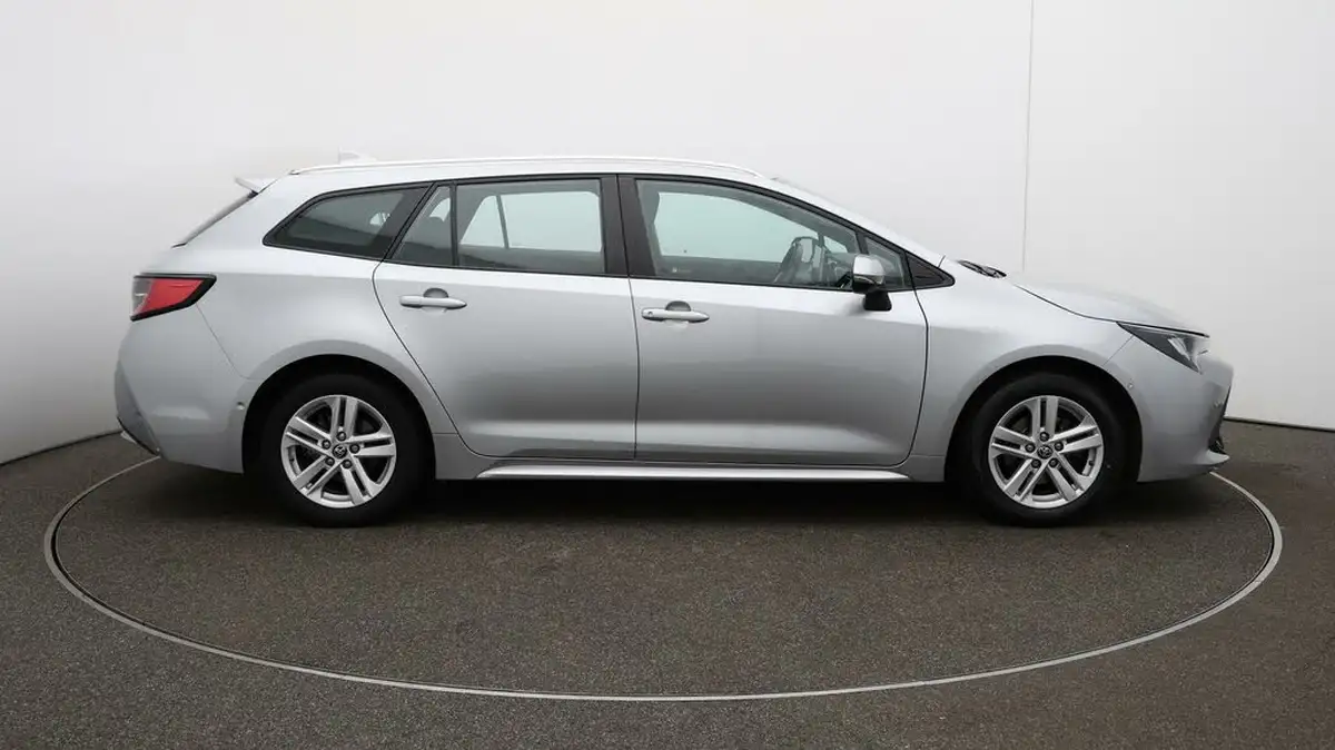 2023-toyota-corolla-18-vvt-i-icon-tech-spare-wheel-touring-sports-5d-big-42
