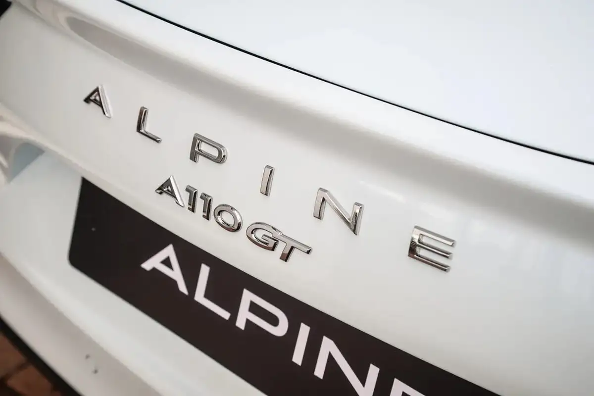 2024-alpine-a110-18-t-gt-big-9