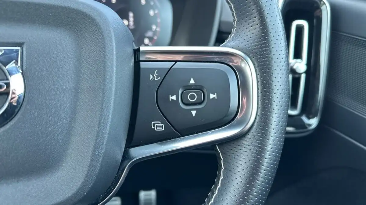 2021-volvo-xc40-20-b4-r-design-194bhp-auto-big-18