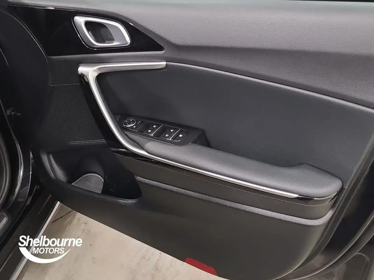 2023-kia-xceed-16-gdi-3-big-18