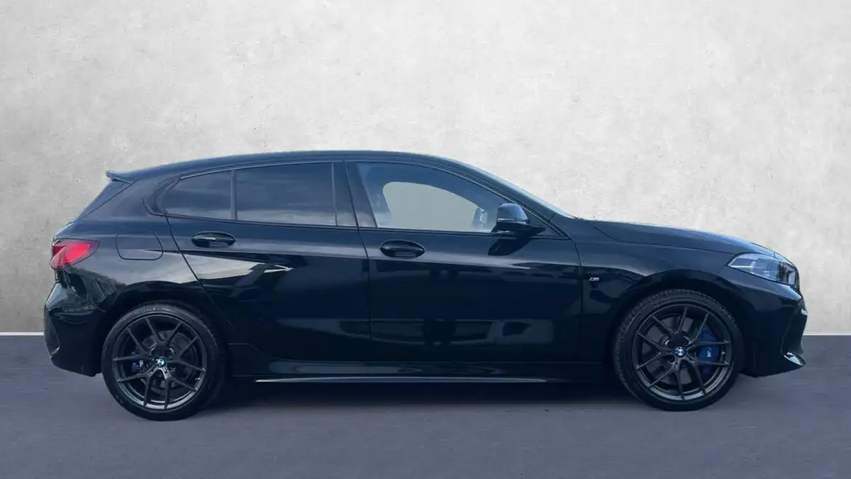 2023-bmw-1-series-15-118i-m-sport-lcp-dct-big-2