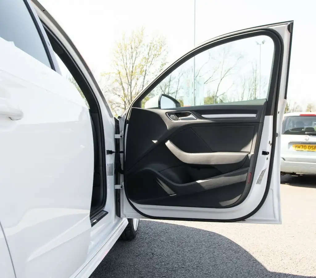 2019-audi-a3-15-35-tfsi-s-line-cod-ss-sportback-5d-big-13