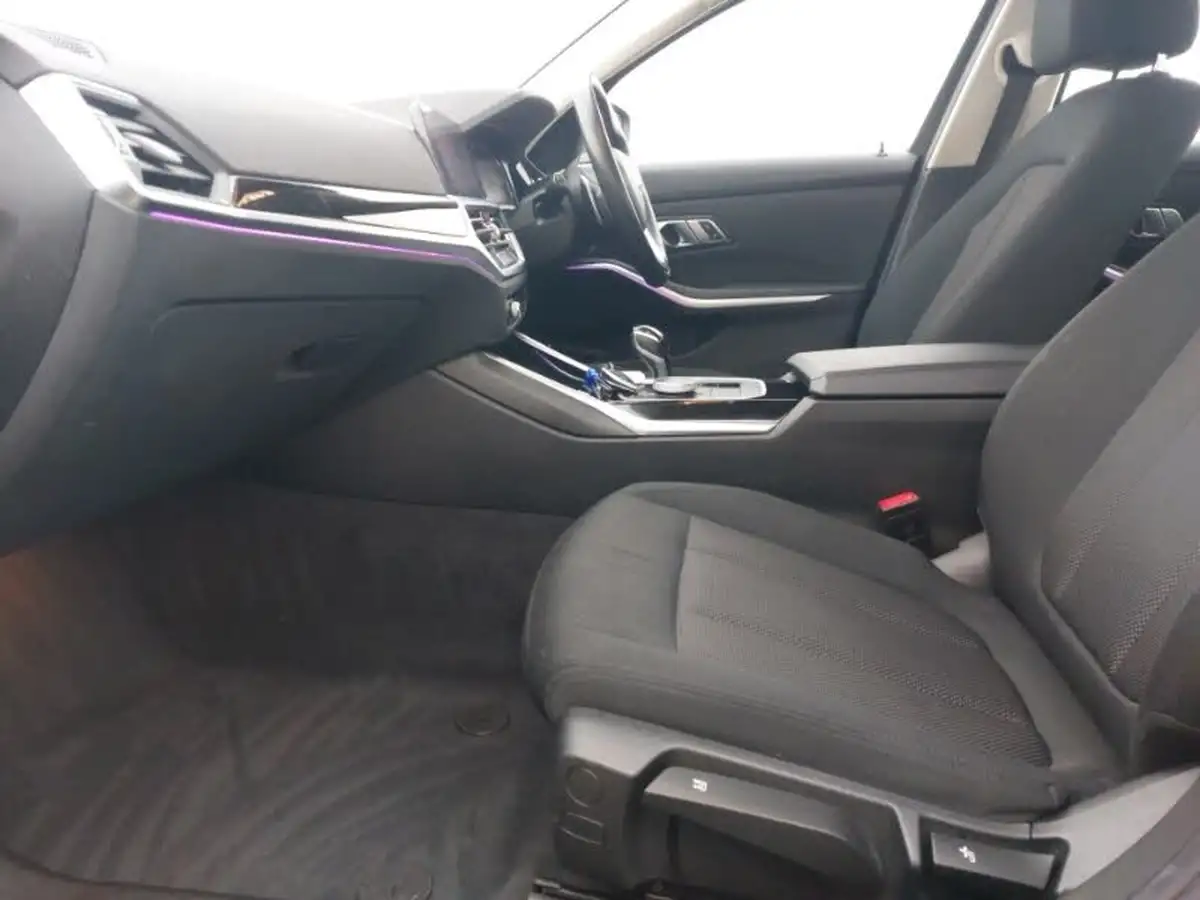 2021-bmw-3-series-20-330e-se-pro-saloon-4d-big-4