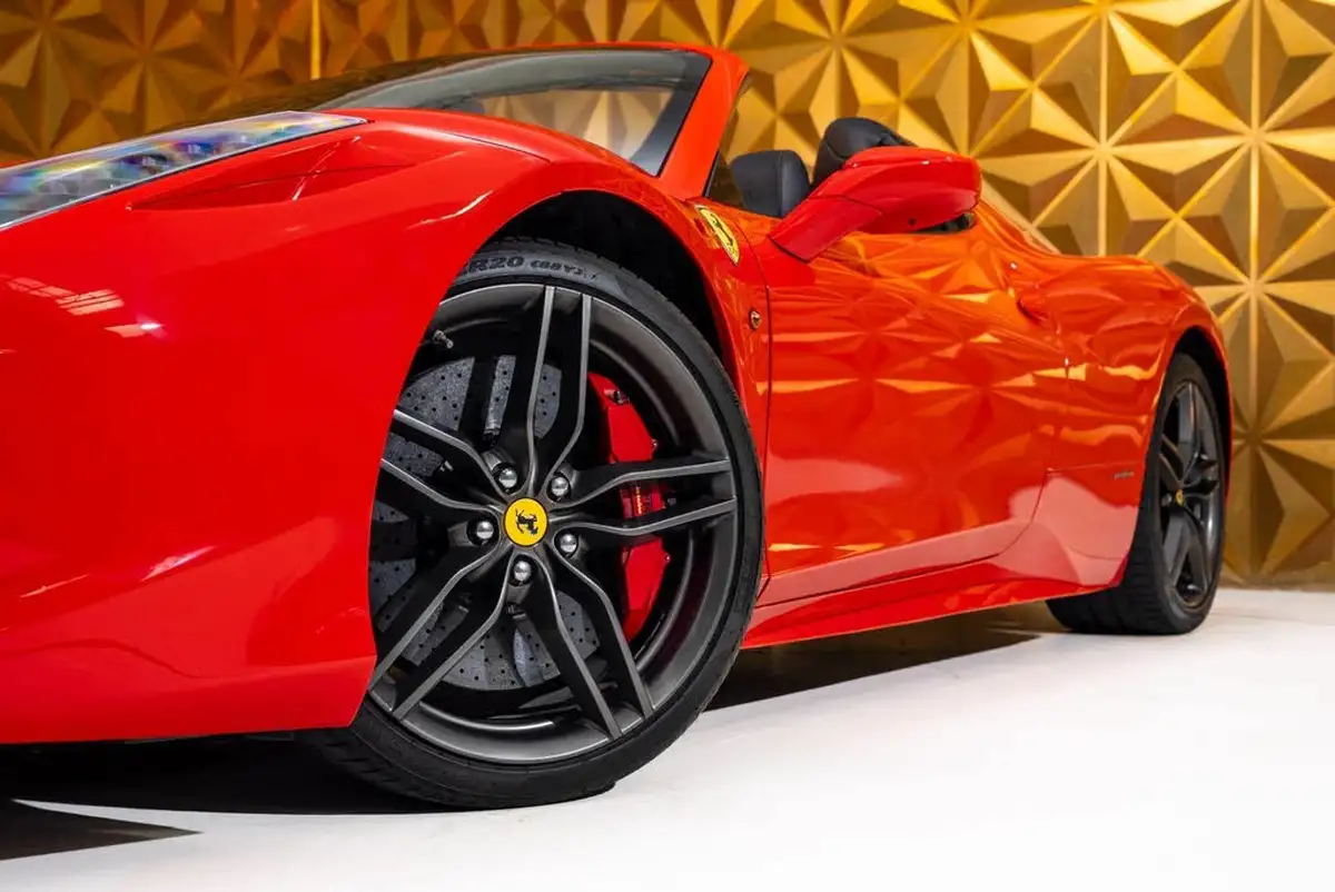 2012-ferrari-458-45-spider-big-30
