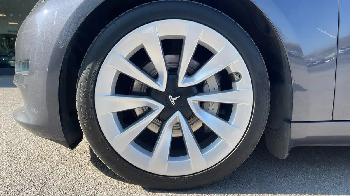2021-tesla-model-3-e-long-range-4x4-big-16