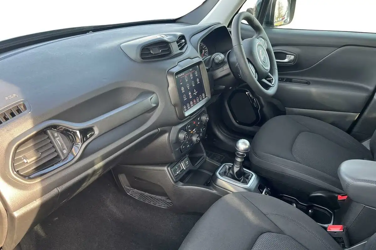 2022-jeep-renegade-10-gse-night-eagle-big-5